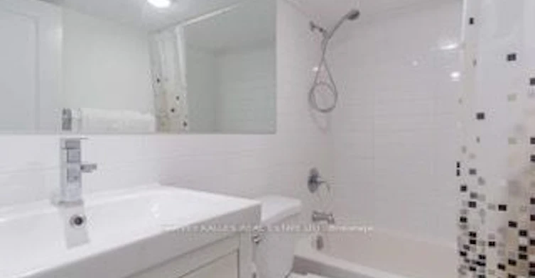 Lower-114 Sheridan Avenue, Toronto, ON, M6K 2H2 - 7