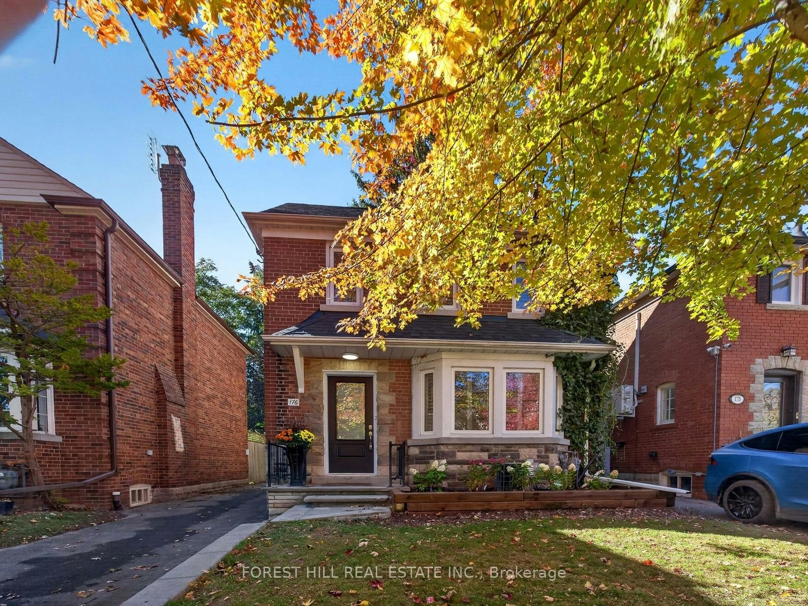 176 Hanna Road, Toronto, ON, M4G 3N8