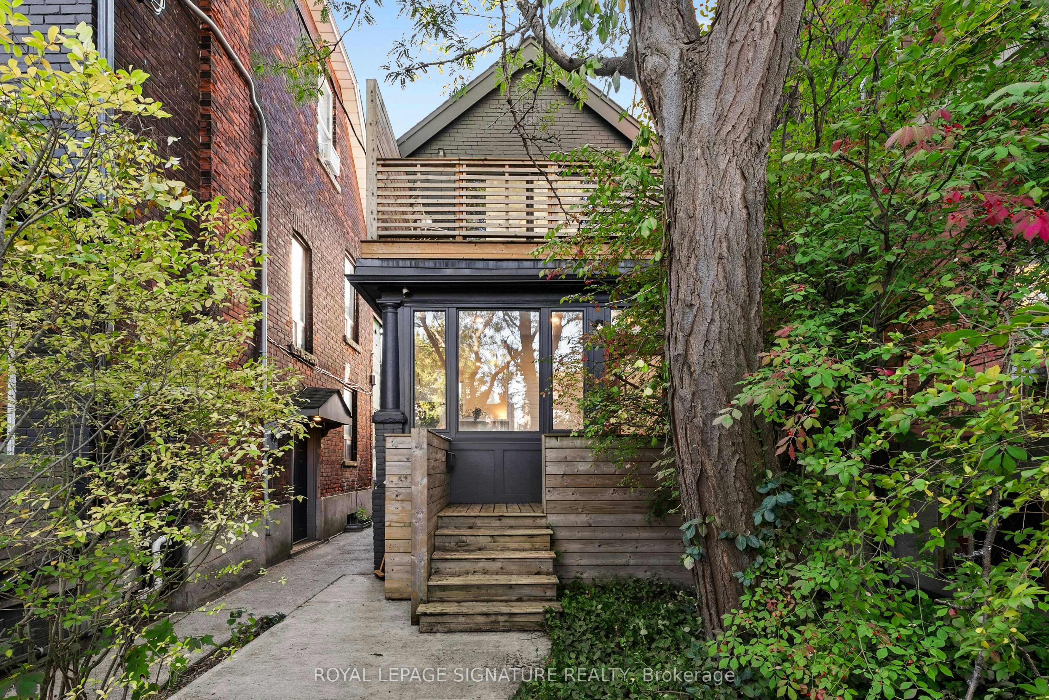 540 Crawford Street, Toronto, ON, M6G 3J8
