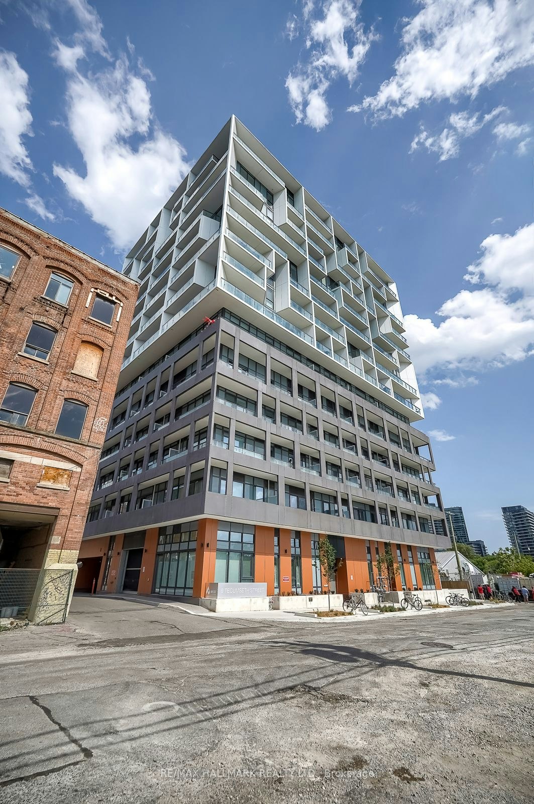 421-9 Tecumseth Street, Toronto, ON, M5V 3G4 - 3