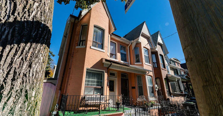 2nd Floor-35 Bellwoods Avenue, Toronto, ON, M6J 2P5 - 2