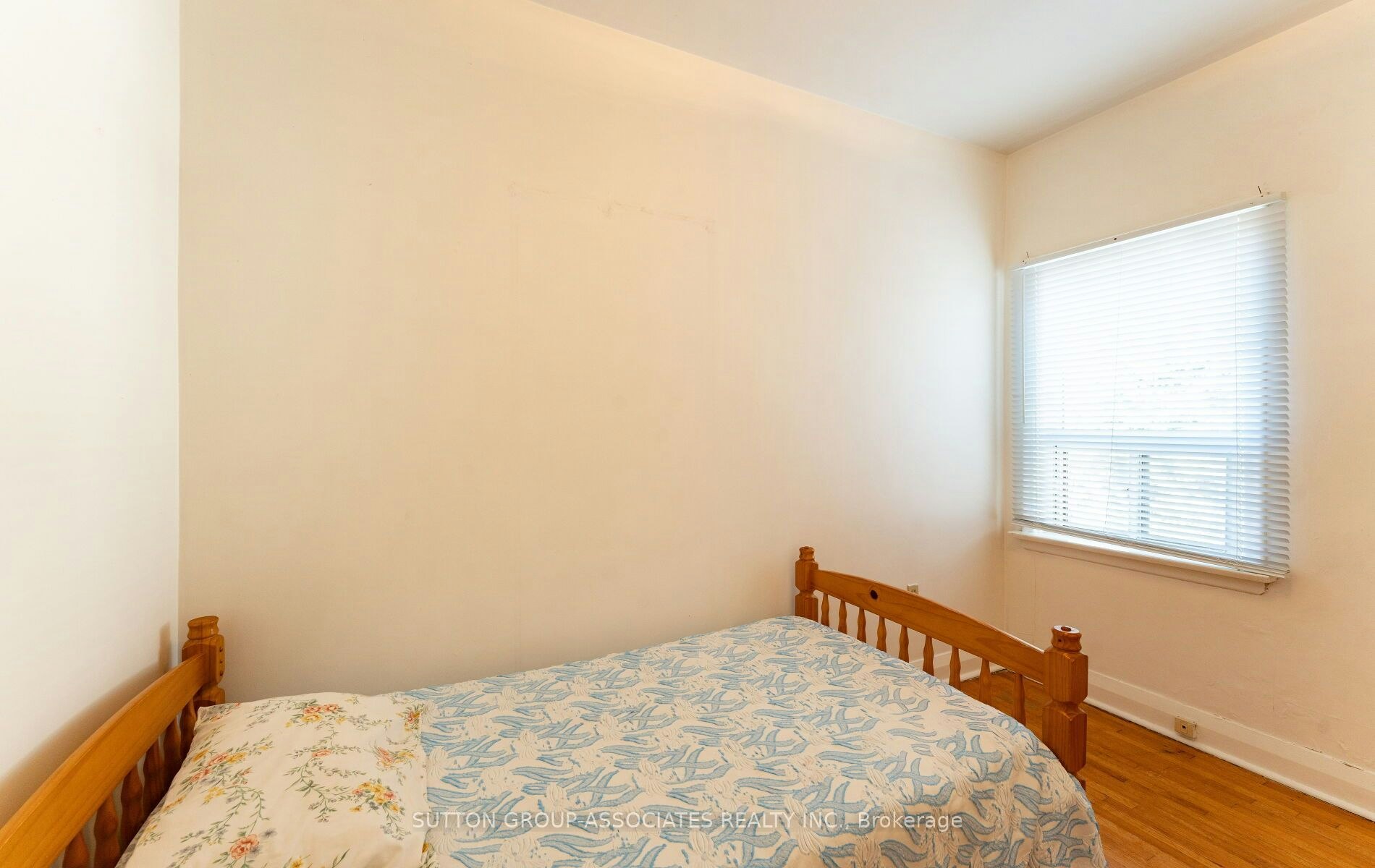 2nd Floor-35 Bellwoods Avenue, Toronto, ON, M6J 2P5 - 8