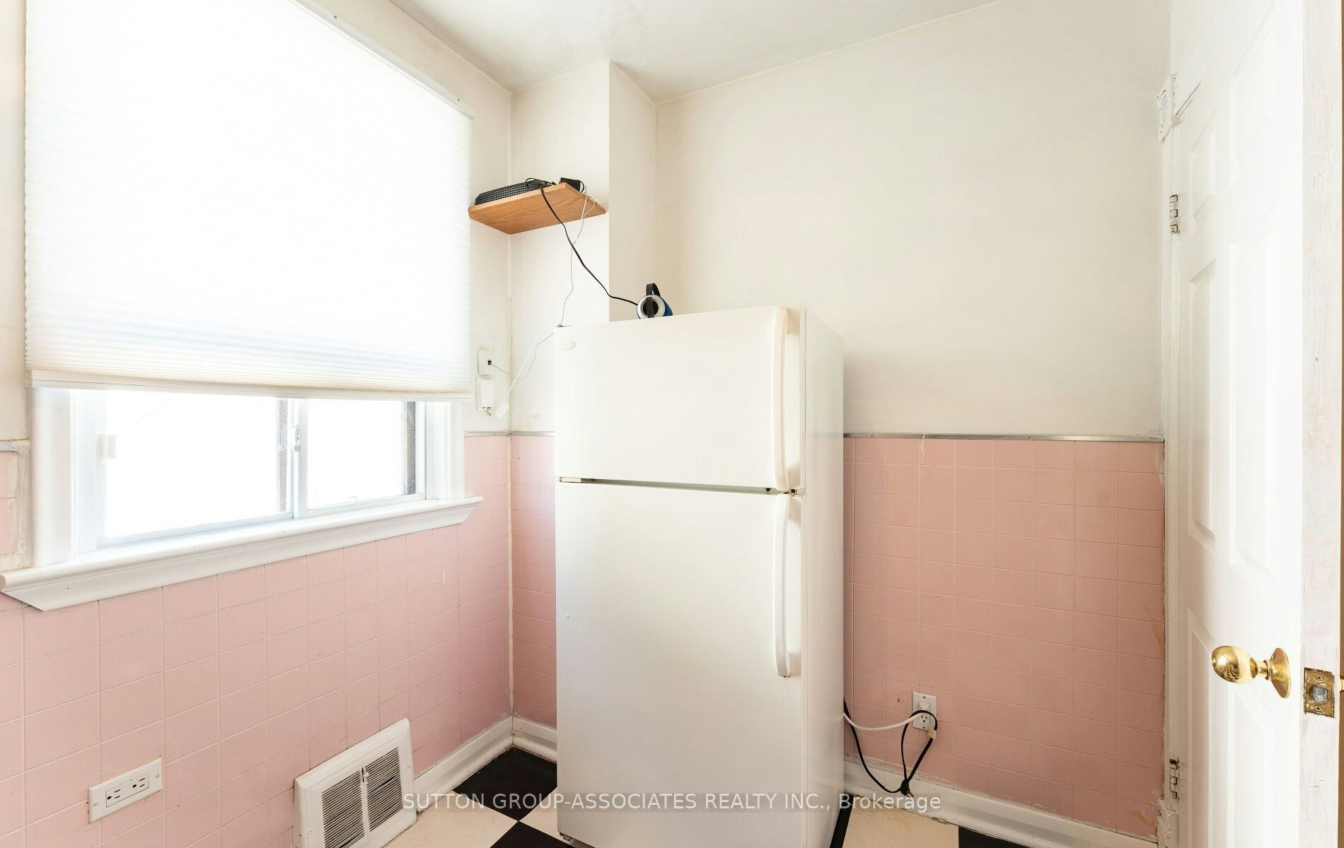 2nd Floor-35 Bellwoods Avenue, Toronto, ON, M6J 2P5 - 11
