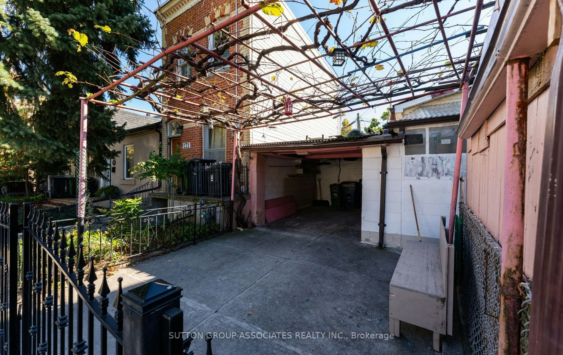 2nd Floor-35 Bellwoods Avenue, Toronto, ON, M6J 2P5 - 15