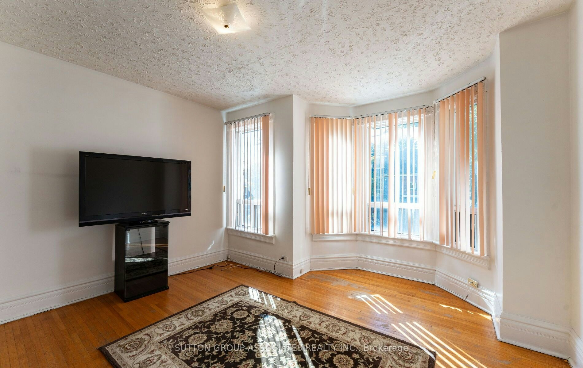 2nd Floor-35 Bellwoods Avenue, Toronto, ON, M6J 2P5 - 6