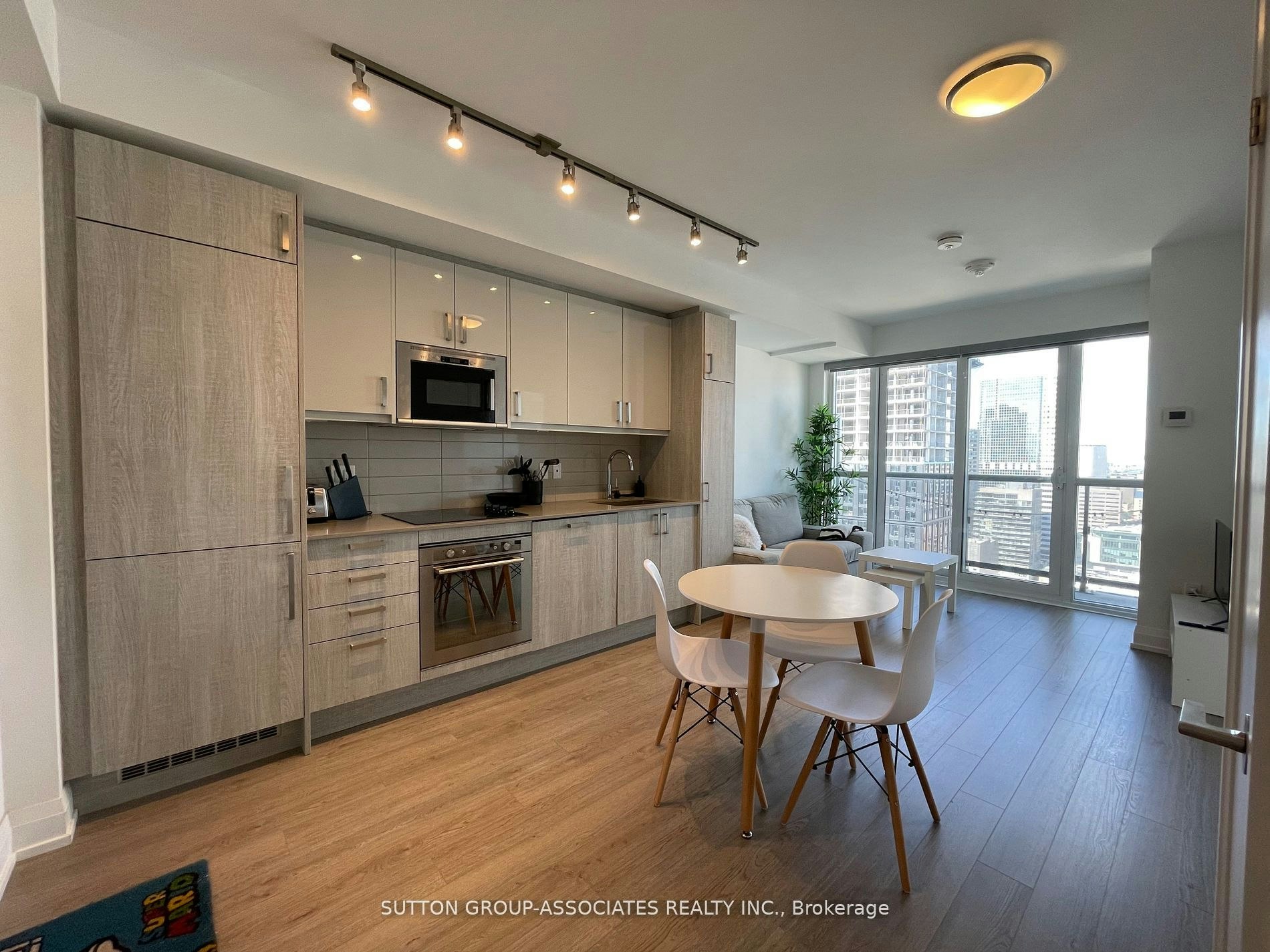 3107-77 Mutual Street, Toronto, ON, M5B 2A9 - 3