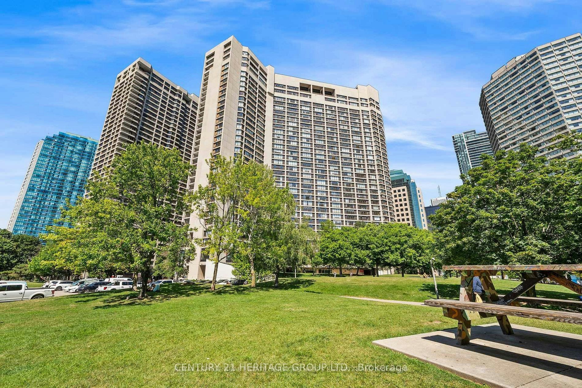 1822-33 Harbour Square, Toronto, ON, M5J 2G2 - 2