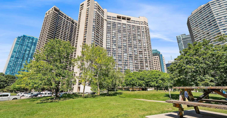 1822-33 Harbour Square, Toronto, ON, M5J 2G2 - 2