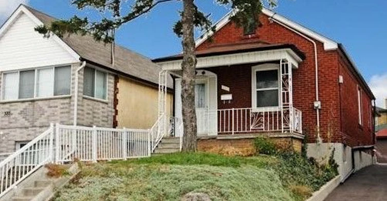 535 Westmount Avenue, Toronto, ON, M6E 3N6 - 8