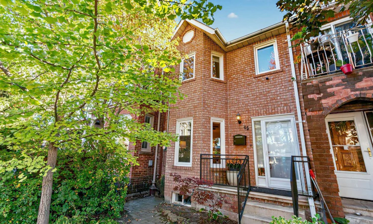45 Robinson Street