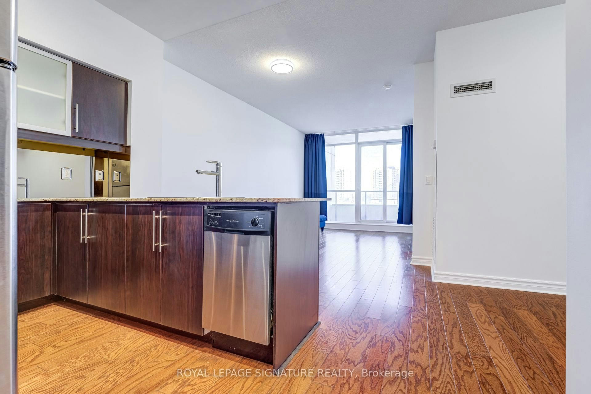 239-2885 Bayview Avenue, Toronto, ON, M2K 0A3 - 4