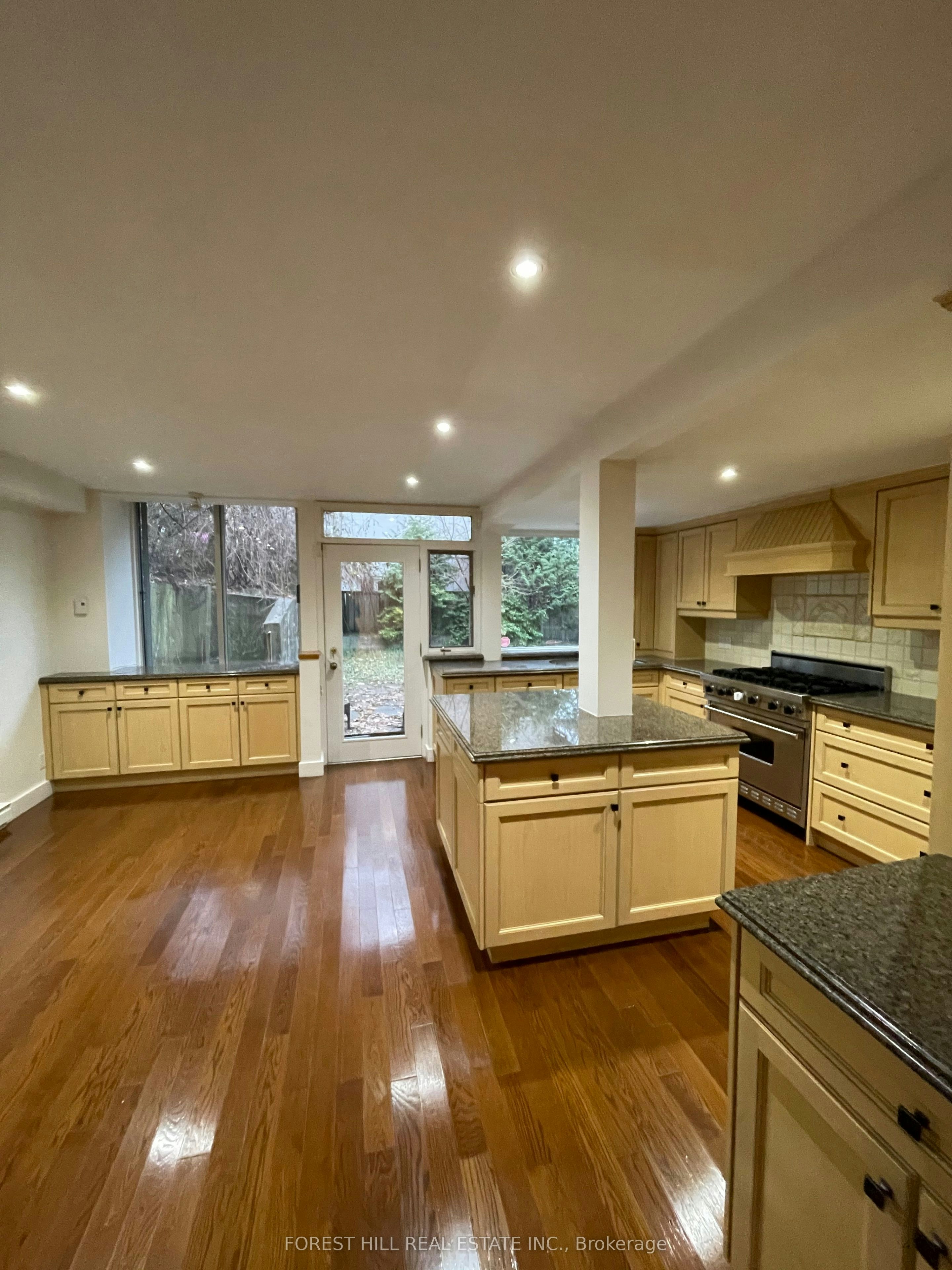 4 Donino Avenue, Toronto, ON, M4N 2W5 - 2