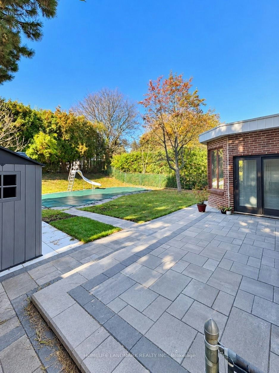 94 Ames Circle, Toronto, ON, M3B 3C1 - 11