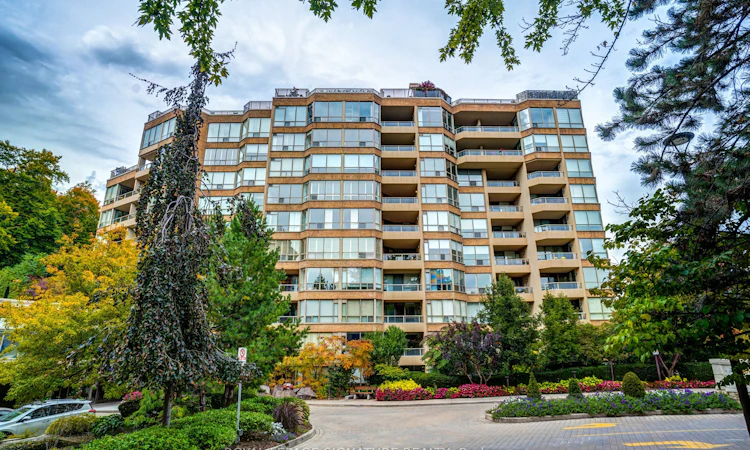 PL3-3800 Yonge Street