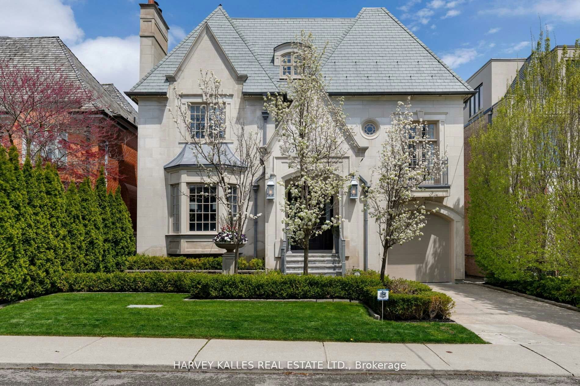 215 Dunvegan Road, Toronto, ON, M5P 2P2