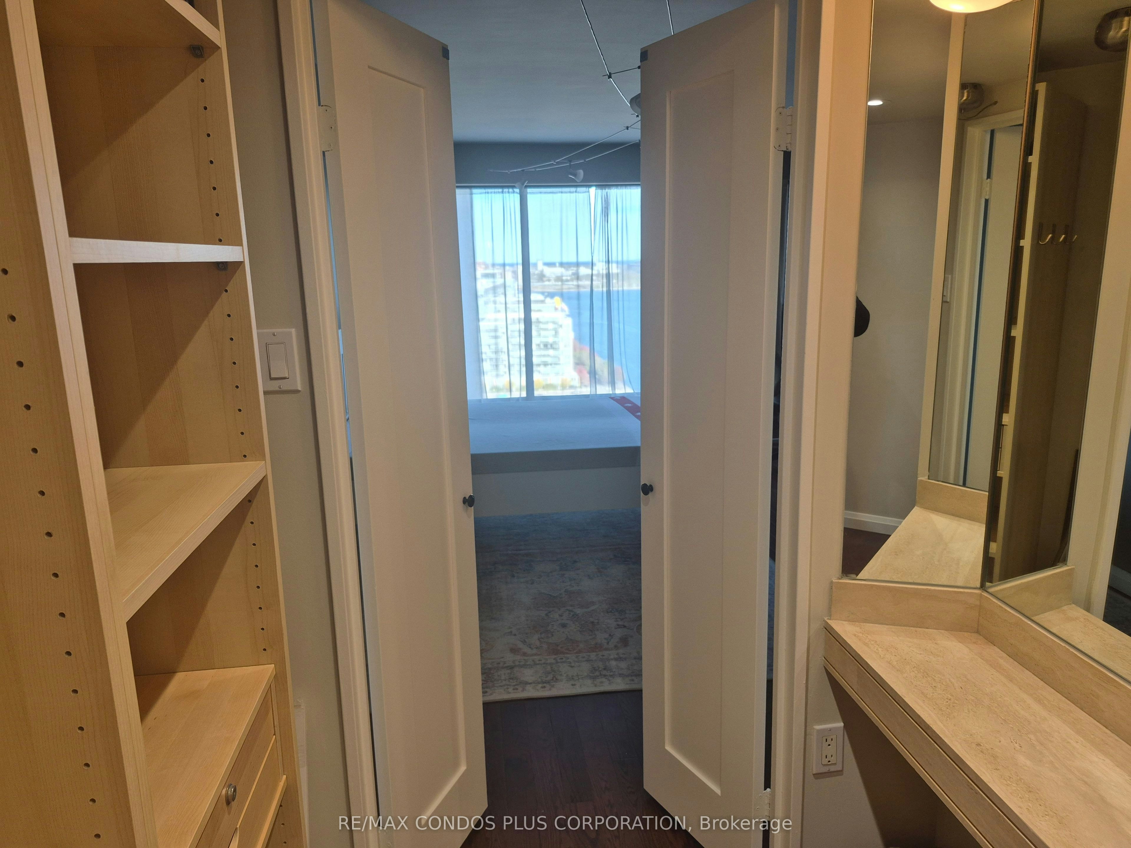 2302-65 Harbour Square, Toronto, ON, M5J 2L4 - 22