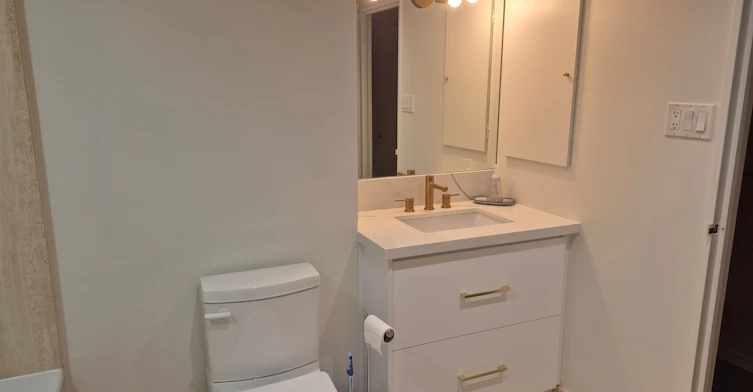 2302-65 Harbour Square, Toronto, ON, M5J 2L4 - 15