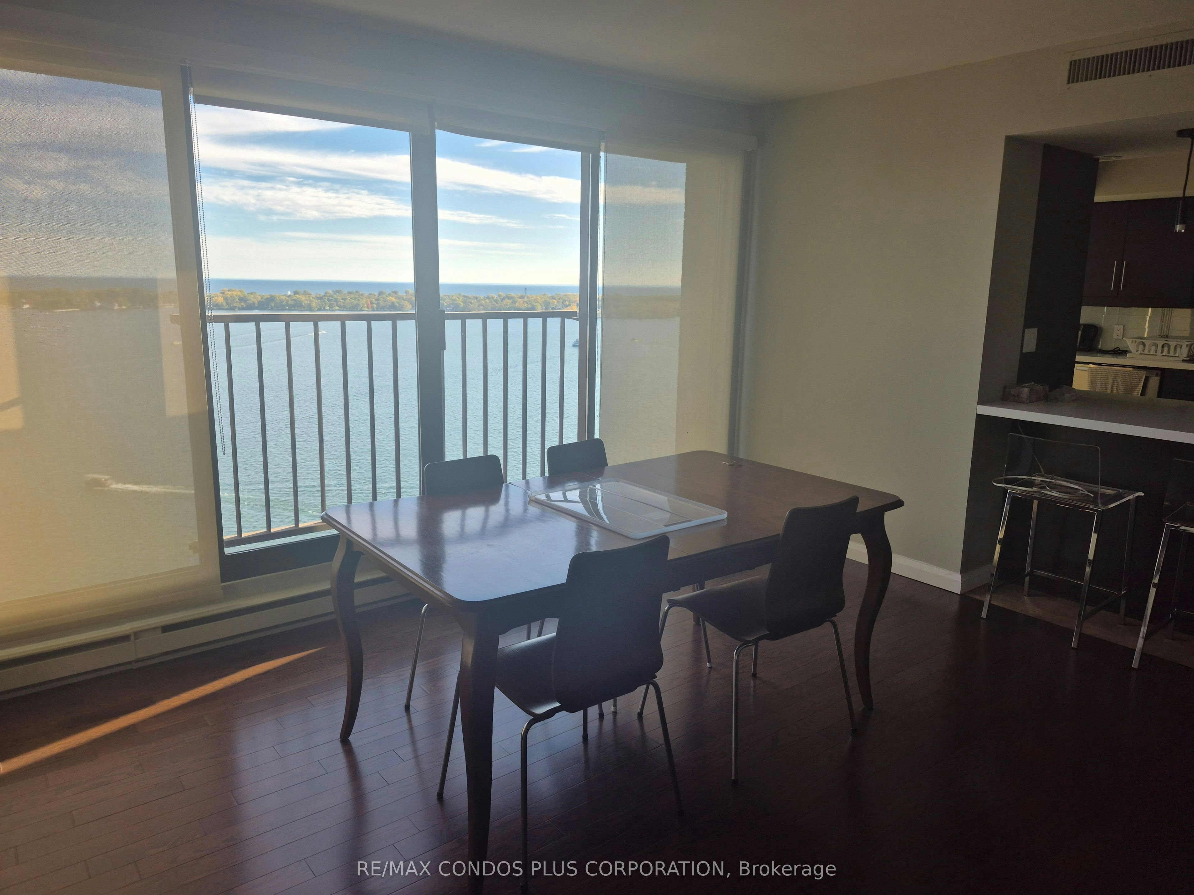 2302-65 Harbour Square, Toronto, ON, M5J 2L4 - 6