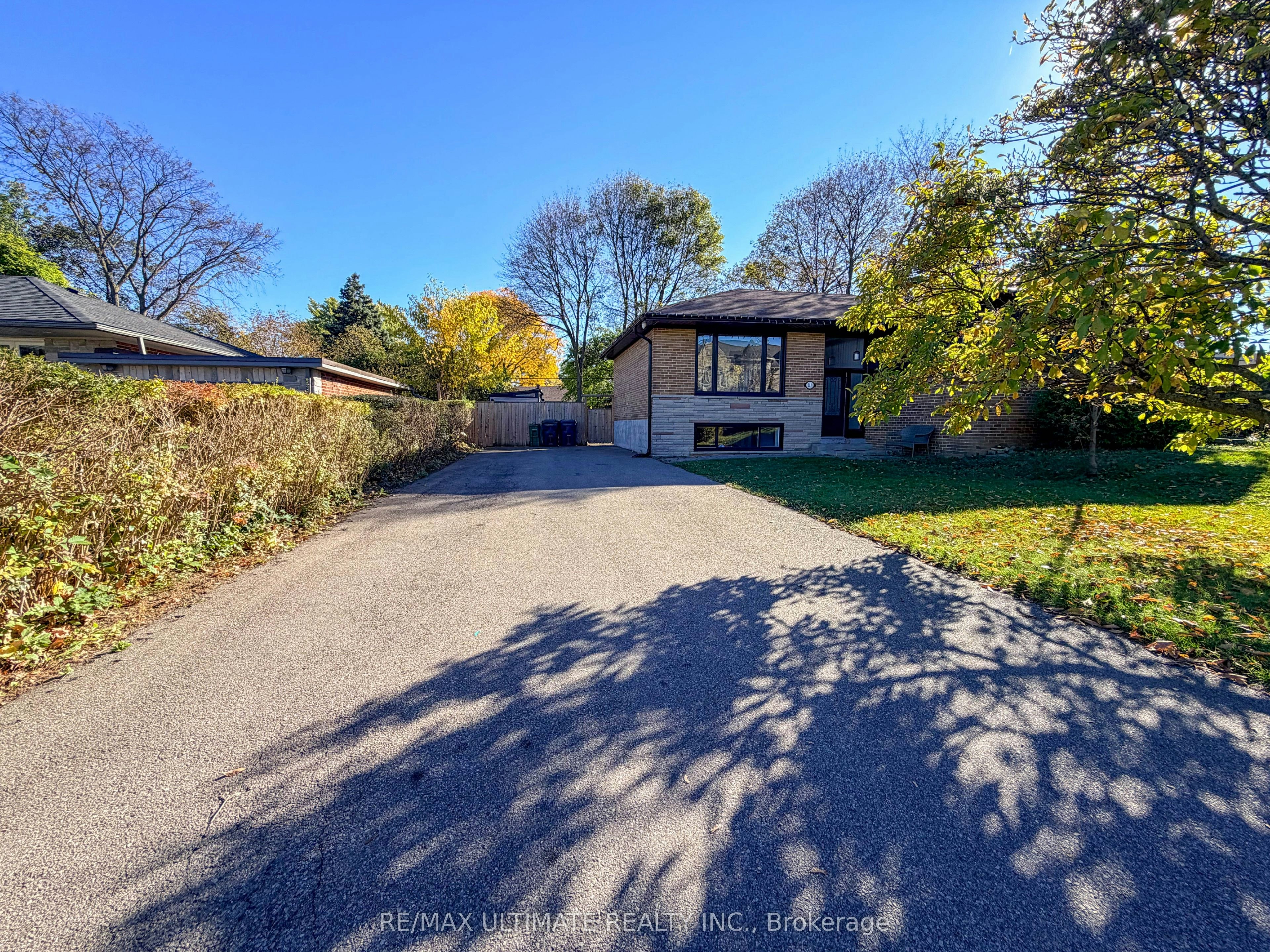 Main-111 Combe Avenue, Toronto, ON, M3H 4J8
