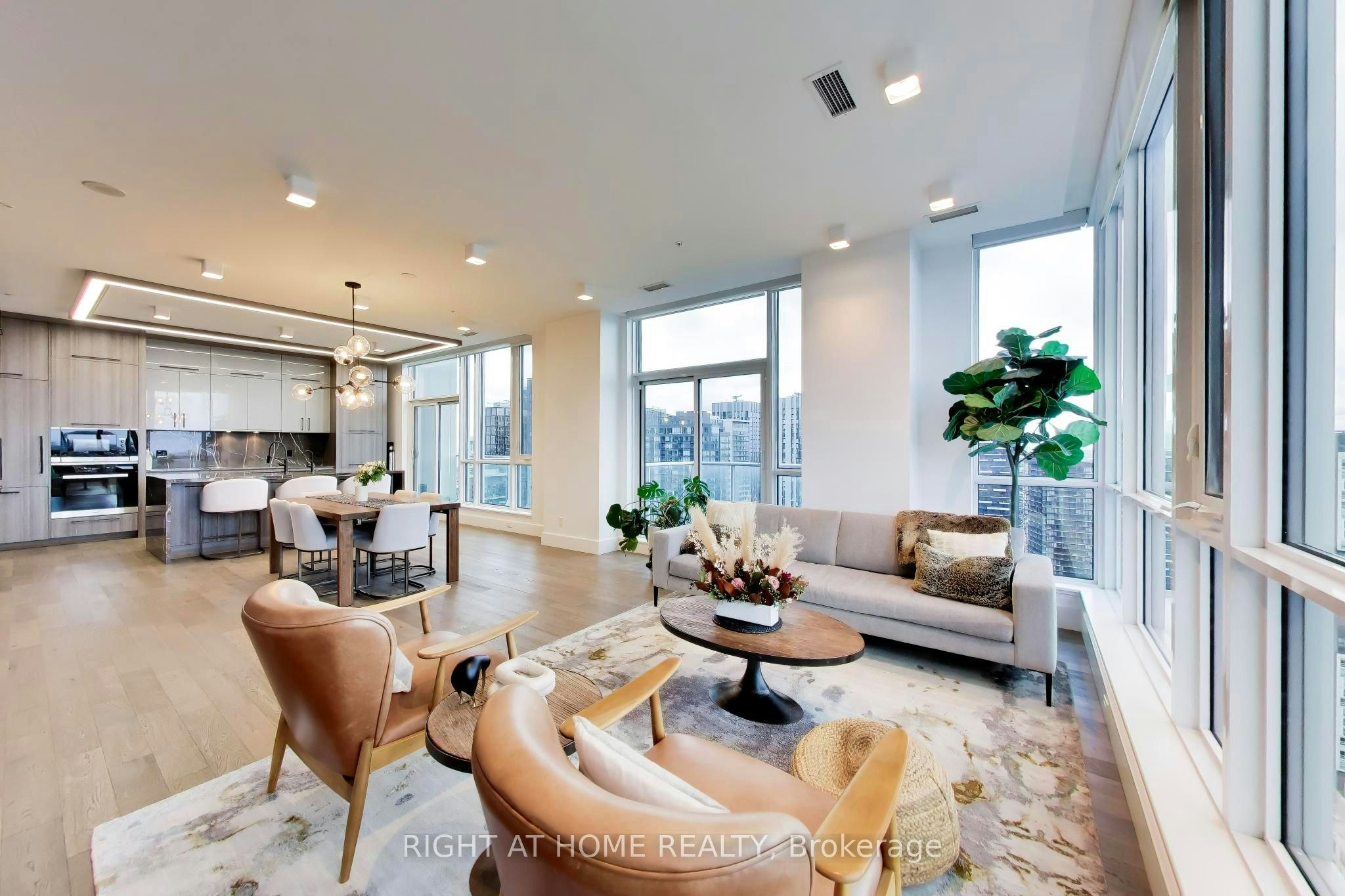 PH102-30 Nelson Street, Toronto, ON, M5V 0H5