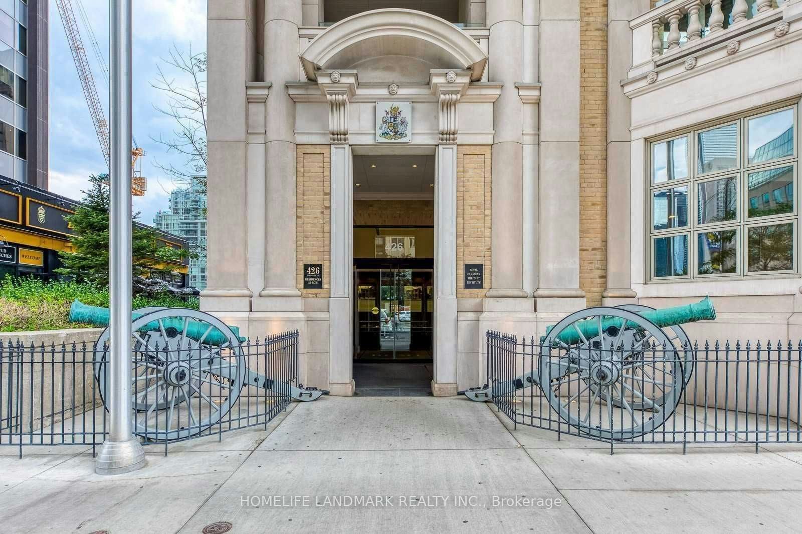 1602-426 University Avenue, Toronto, ON, M5G 1S9