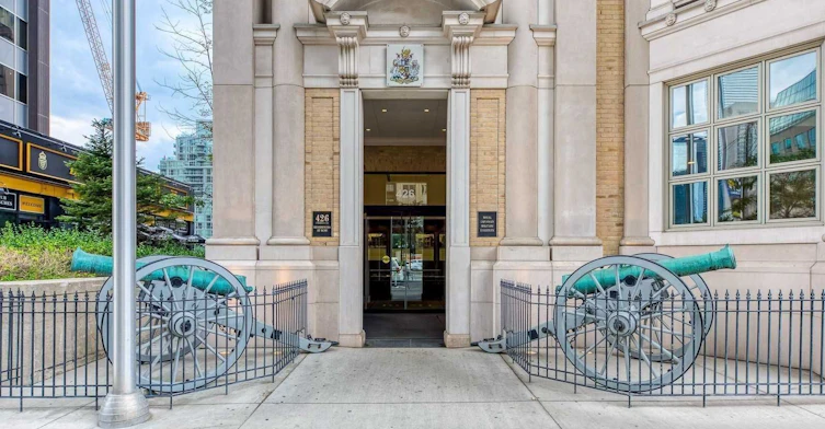 1602-426 University Avenue, Toronto, ON, M5G 1S9