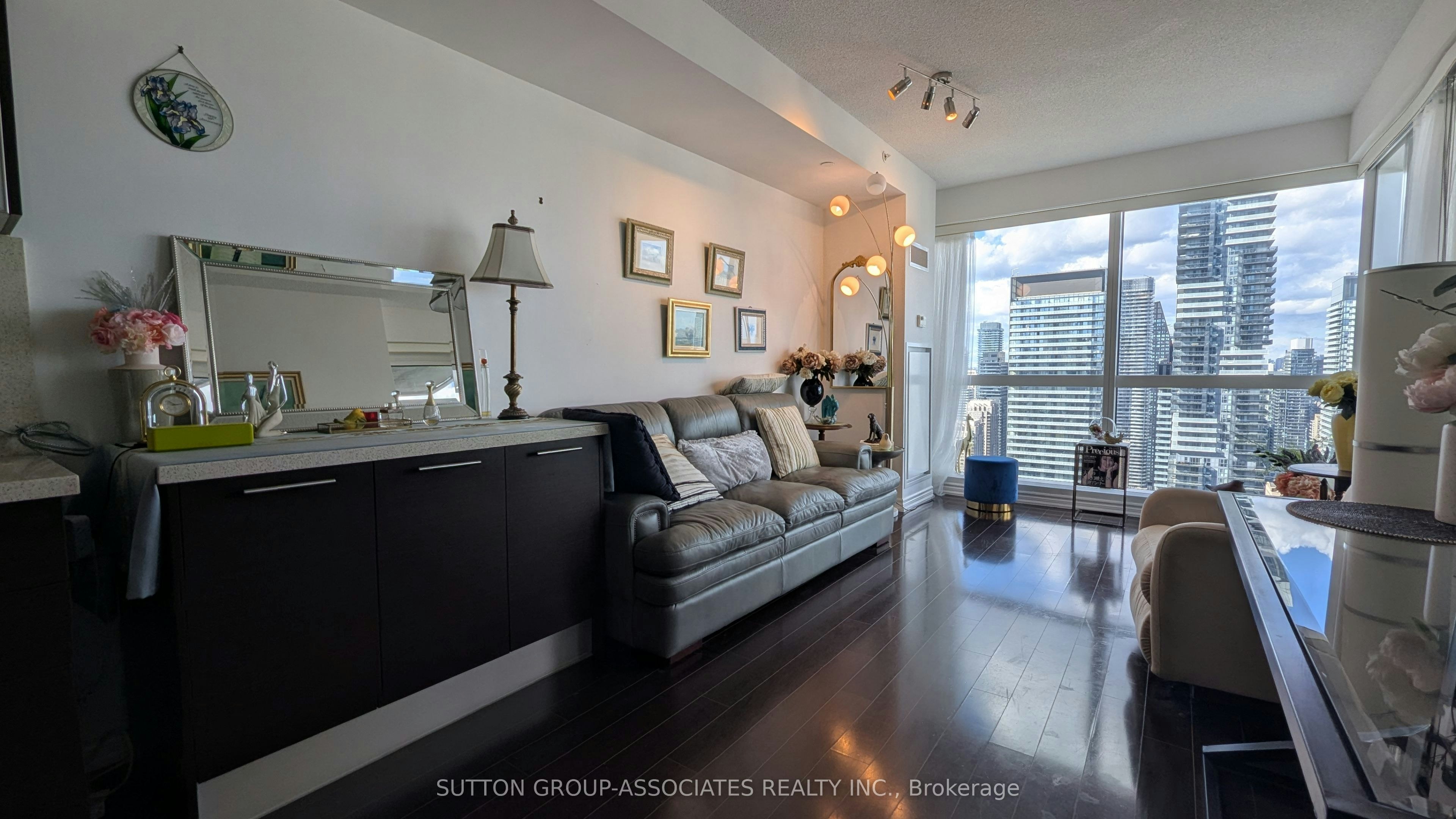4401-386 Yonge Street, Toronto, ON, M5B 0A5 - 2