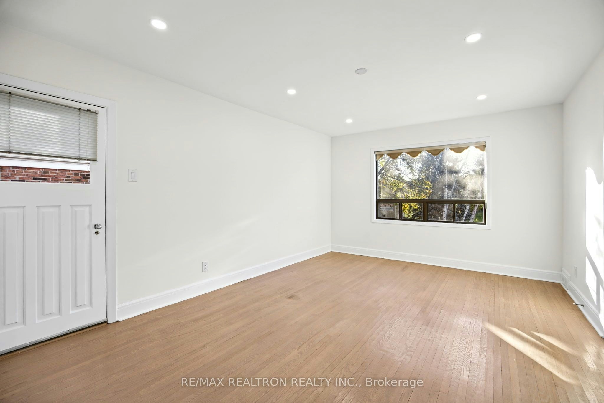 26 Shelborne Avenue, Toronto, ON, M5N 1Y7 - 9
