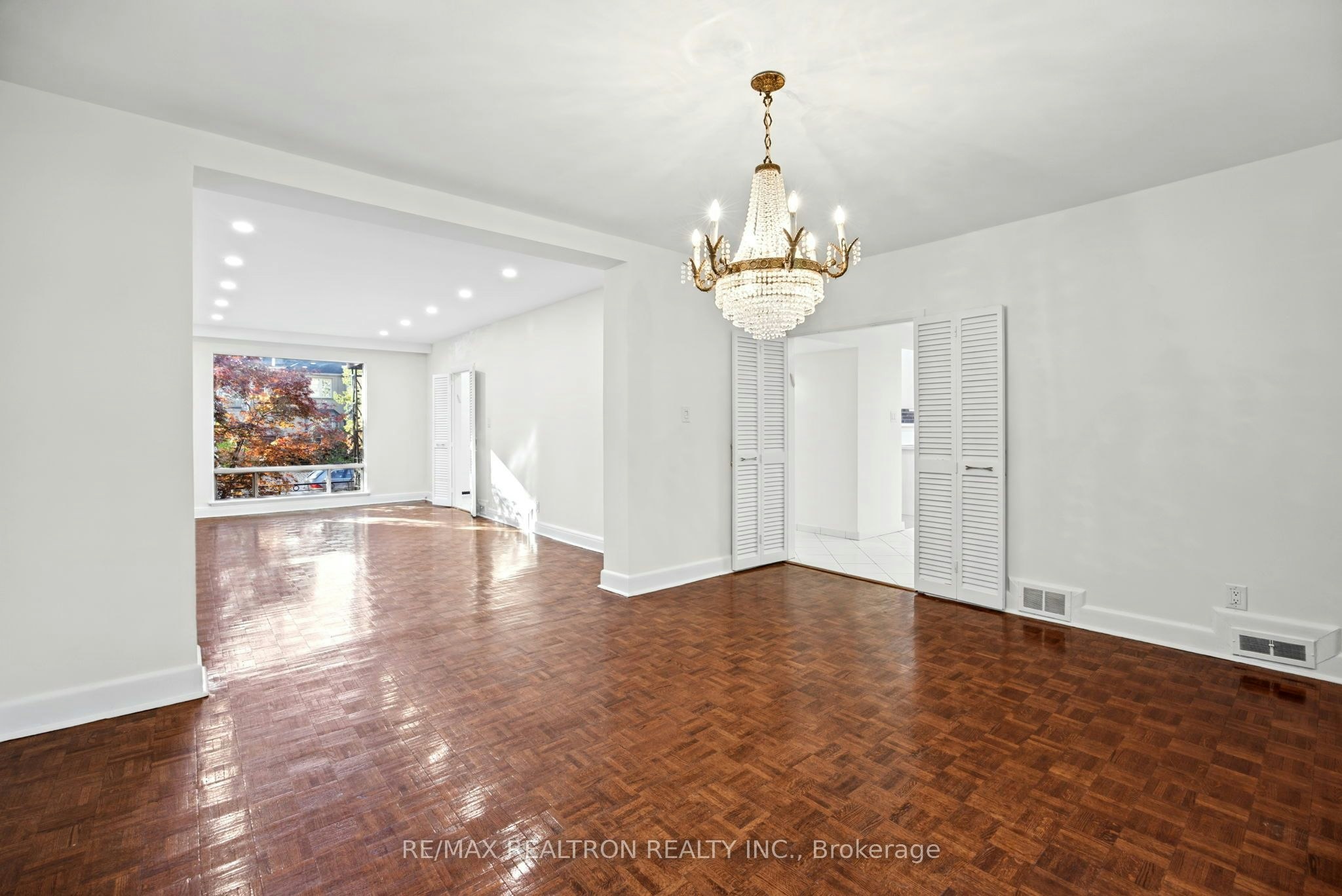 26 Shelborne Avenue, Toronto, ON, M5N 1Y7 - 4