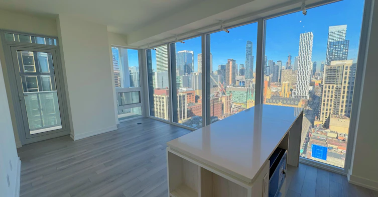 2703-89 Church Street, Toronto, ON, M5C 2G3 - 4