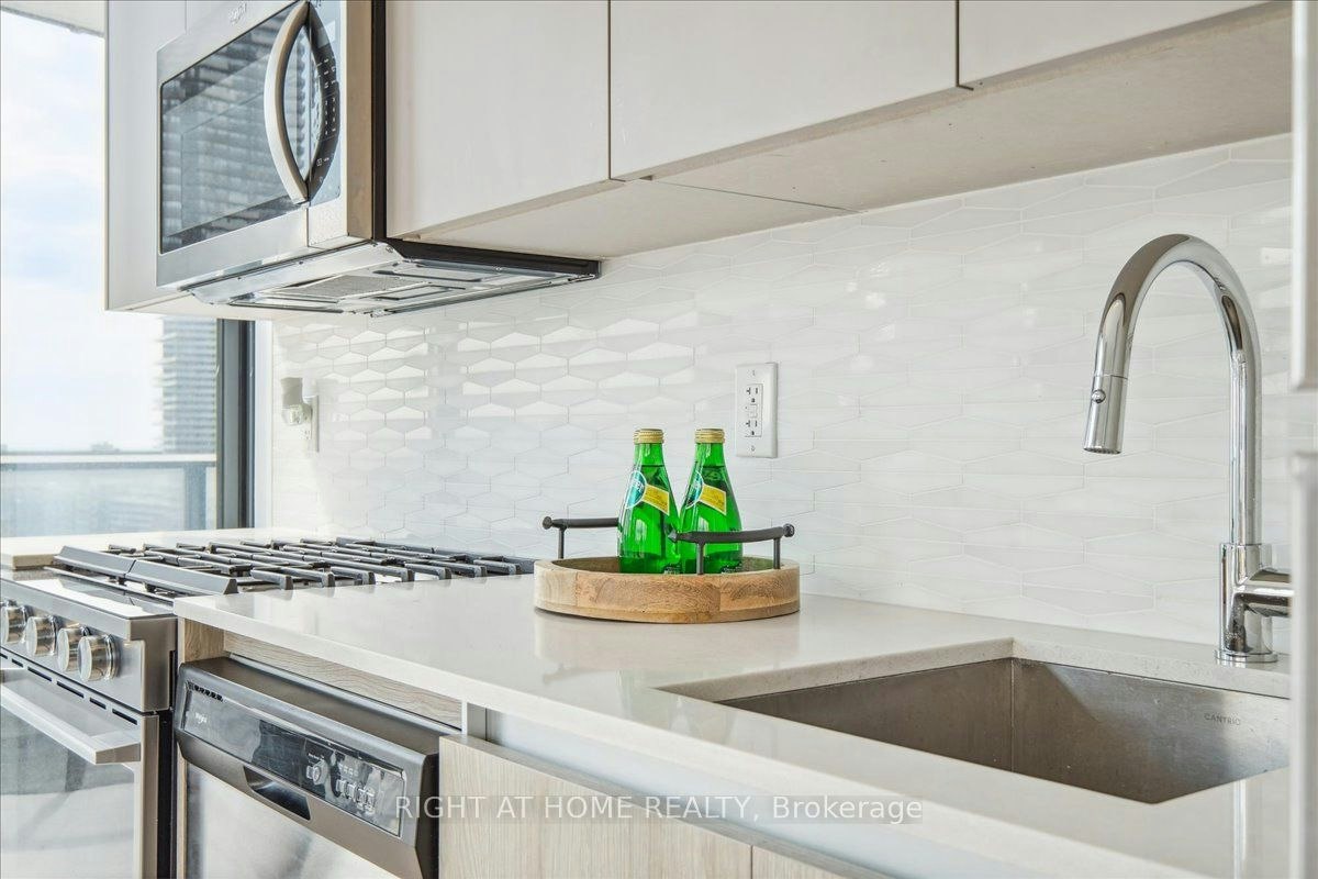 1702-2A Church Street, Toronto, ON, M5E 0E1 - 17