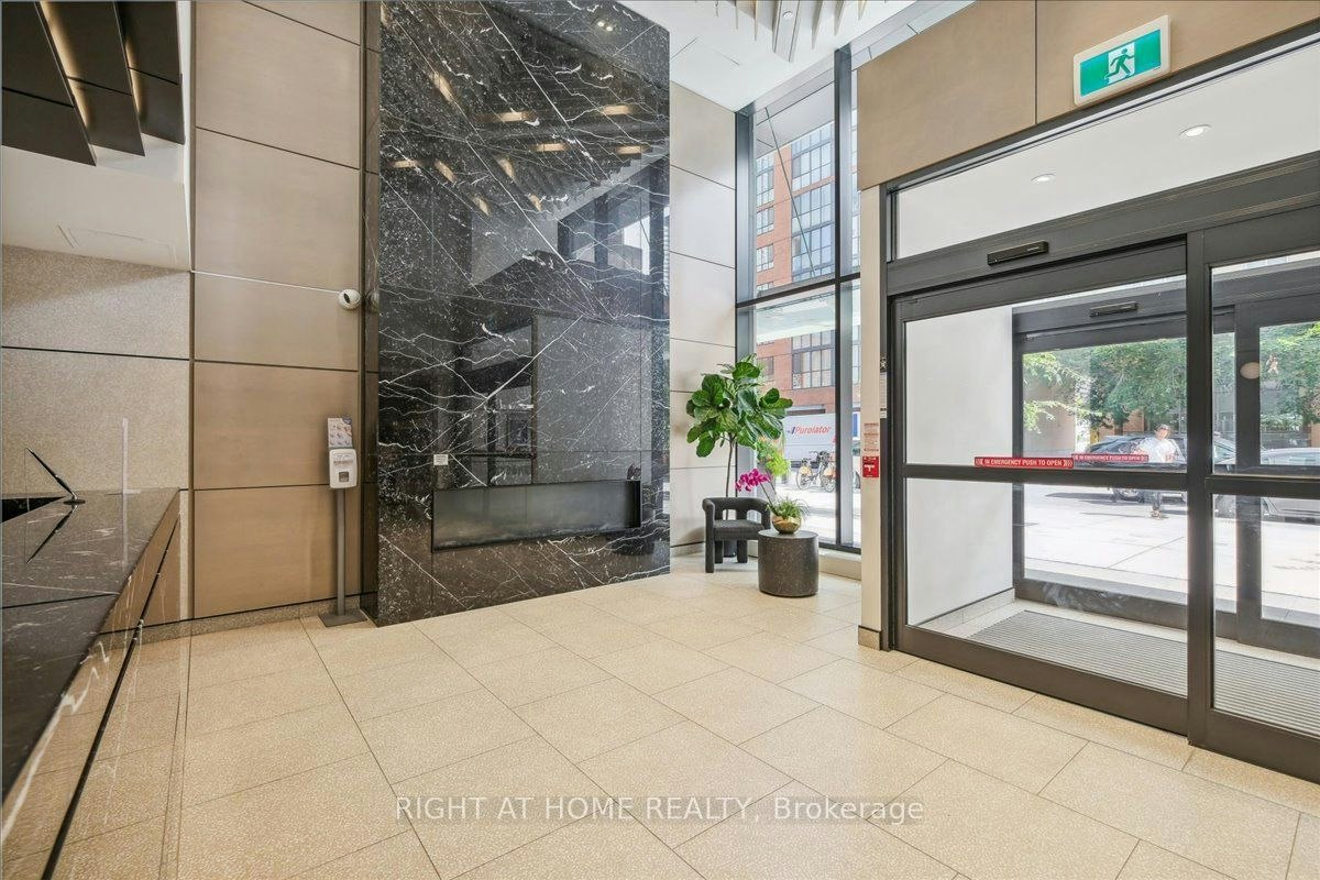 1702-2A Church Street, Toronto, ON, M5E 0E1 - 4
