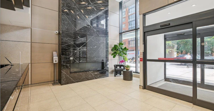 1702-2A Church Street, Toronto, ON, M5E 0E1 - 4