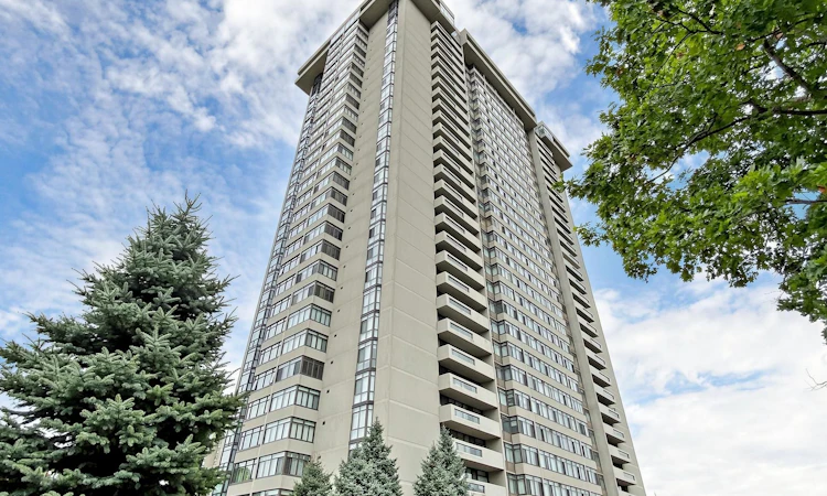 102-1555 Finch Avenue E