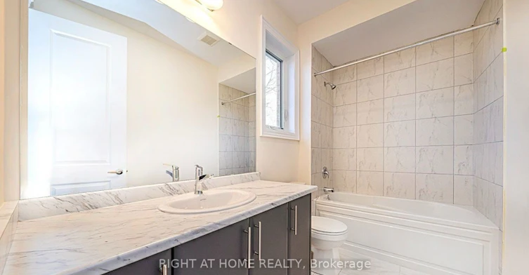 15 Becky Cheung Court, Toronto, ON, M2M 2E7 - 11