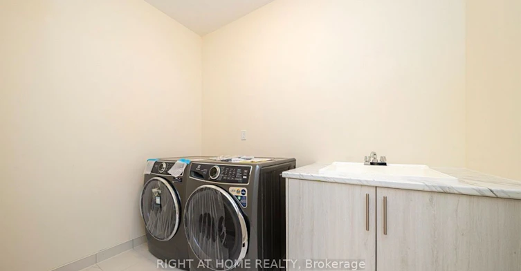 15 Becky Cheung Court, Toronto, ON, M2M 2E7 - 13