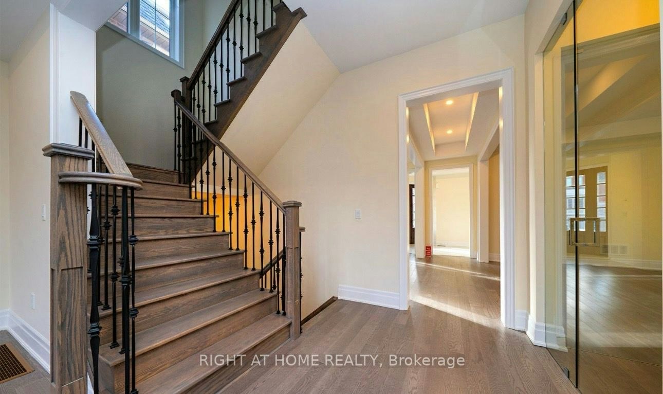 15 Becky Cheung Court, Toronto, ON, M2M 2E7 - 7