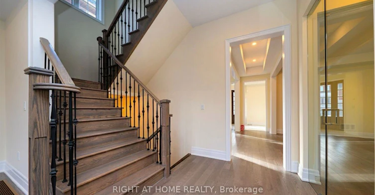 15 Becky Cheung Court, Toronto, ON, M2M 2E7 - 7