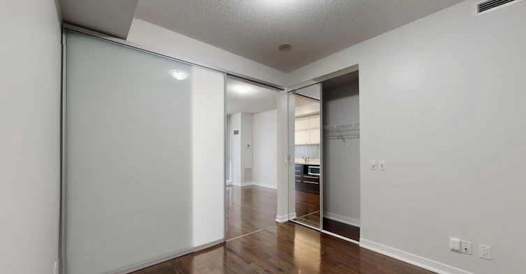 1009-770 Bay Street, Toronto, ON, M5G 0A6 - 21