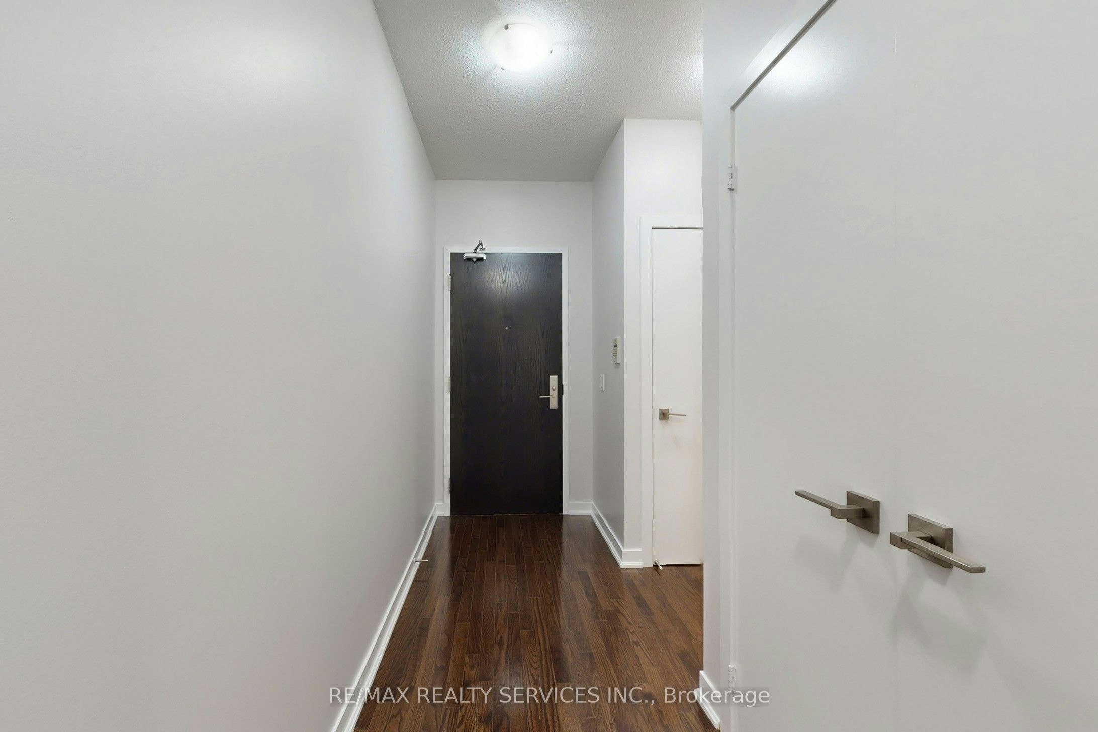 1009-770 Bay Street, Toronto, ON, M5G 0A6 - 10