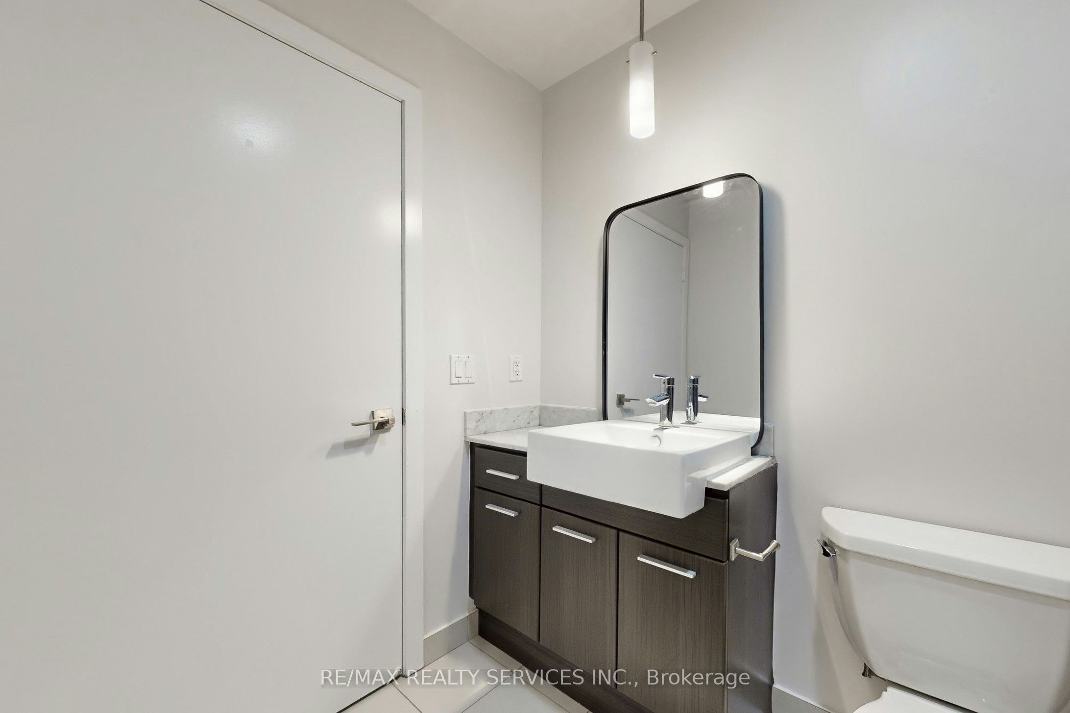 1009-770 Bay Street, Toronto, ON, M5G 0A6 - 25