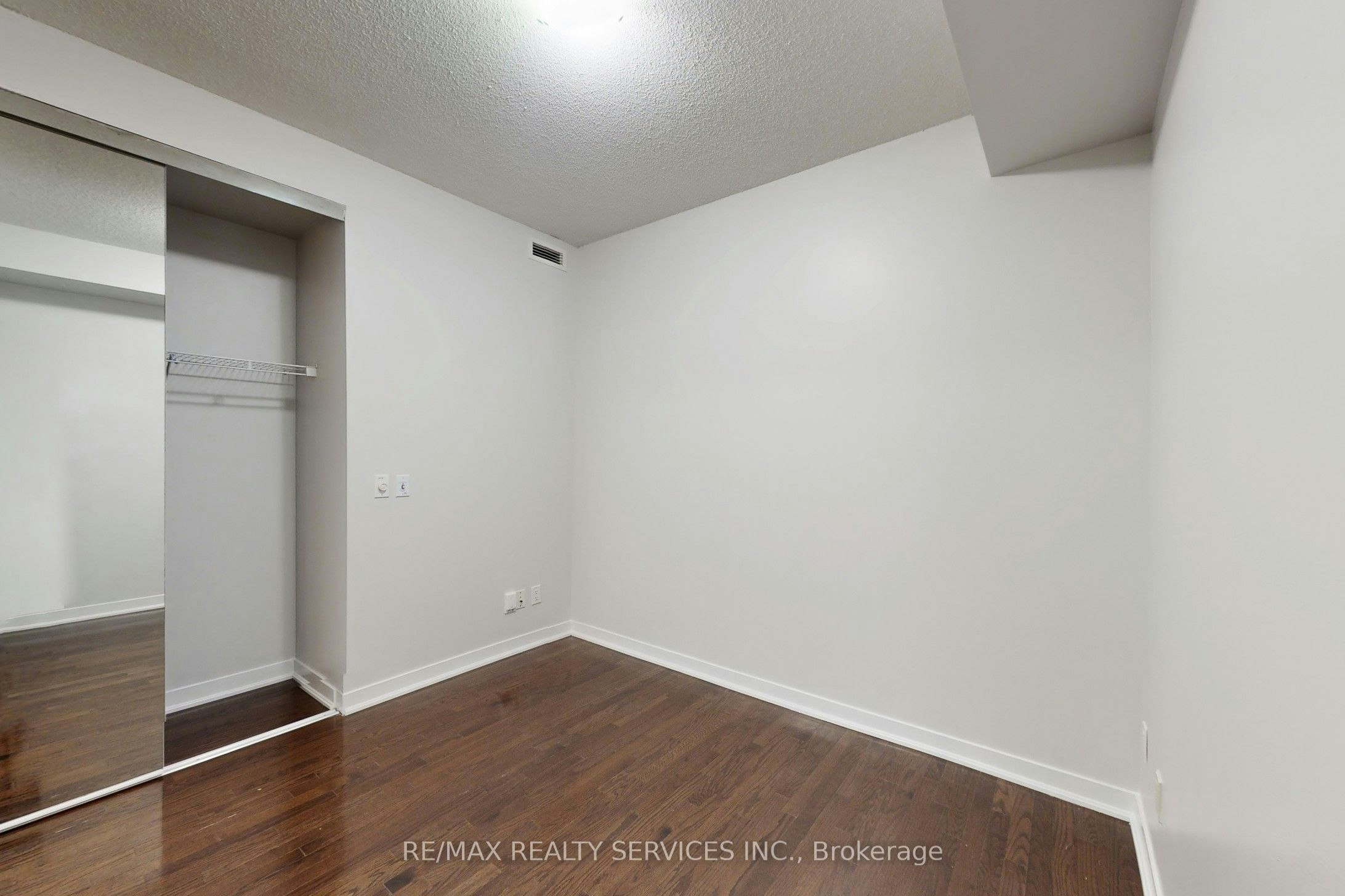 1009-770 Bay Street, Toronto, ON, M5G 0A6 - 20