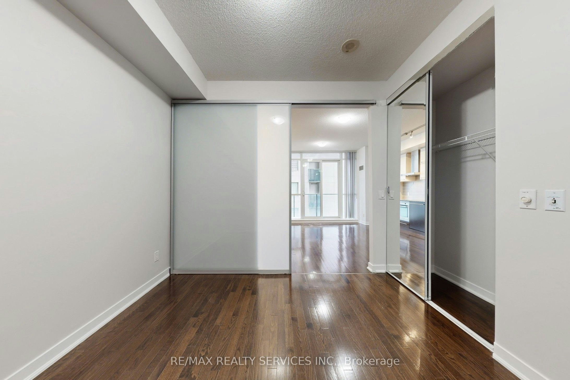 1009-770 Bay Street, Toronto, ON, M5G 0A6 - 22
