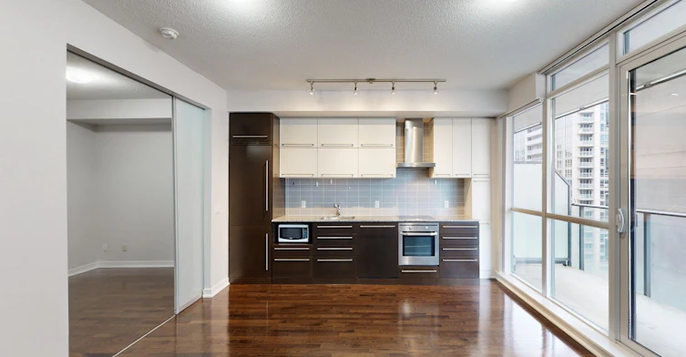 1009-770 Bay Street, Toronto, ON, M5G 0A6 - 16