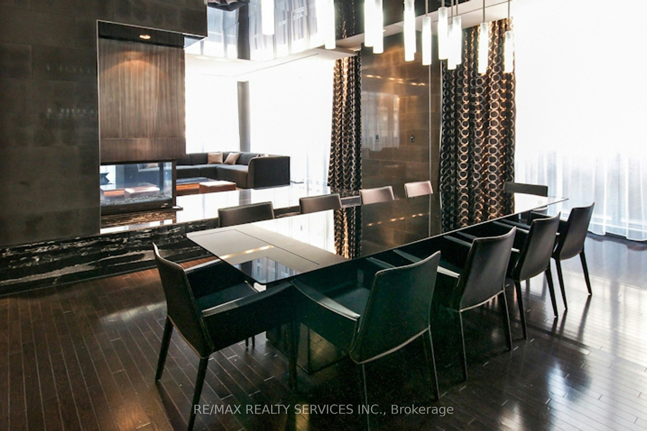1009-770 Bay Street, Toronto, ON, M5G 0A6 - 35