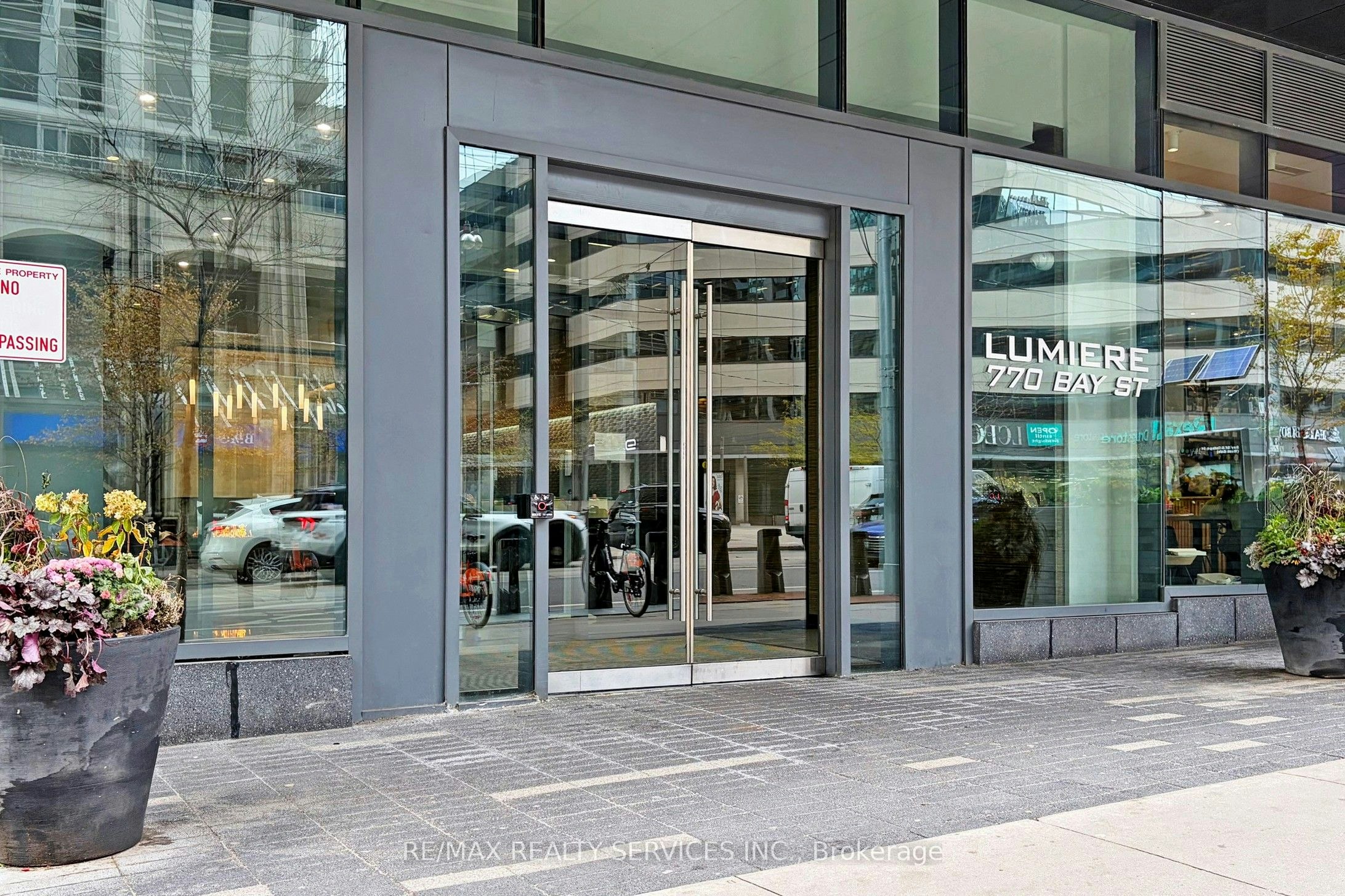 1009-770 Bay Street, Toronto, ON, M5G 0A6 - 3