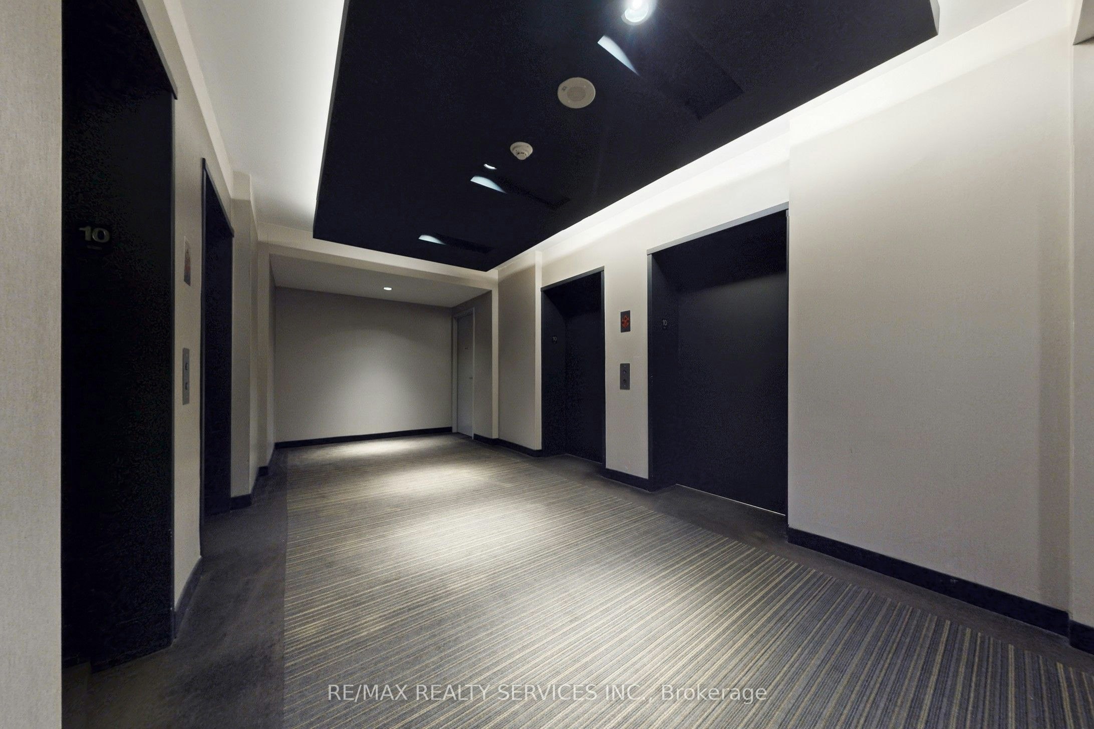 1009-770 Bay Street, Toronto, ON, M5G 0A6 - 30