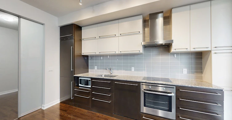 1009-770 Bay Street, Toronto, ON, M5G 0A6 - 18