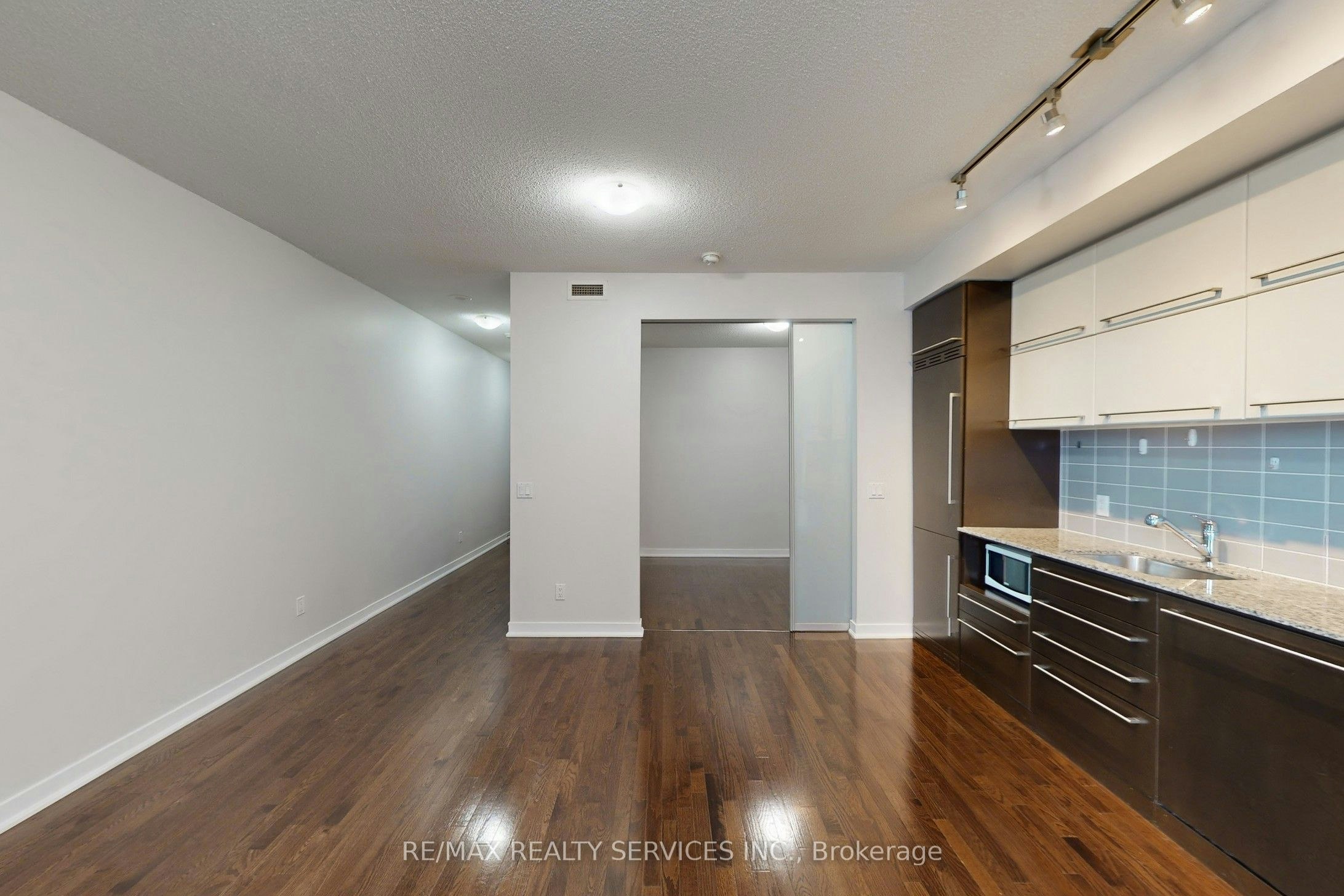 1009-770 Bay Street, Toronto, ON, M5G 0A6 - 14