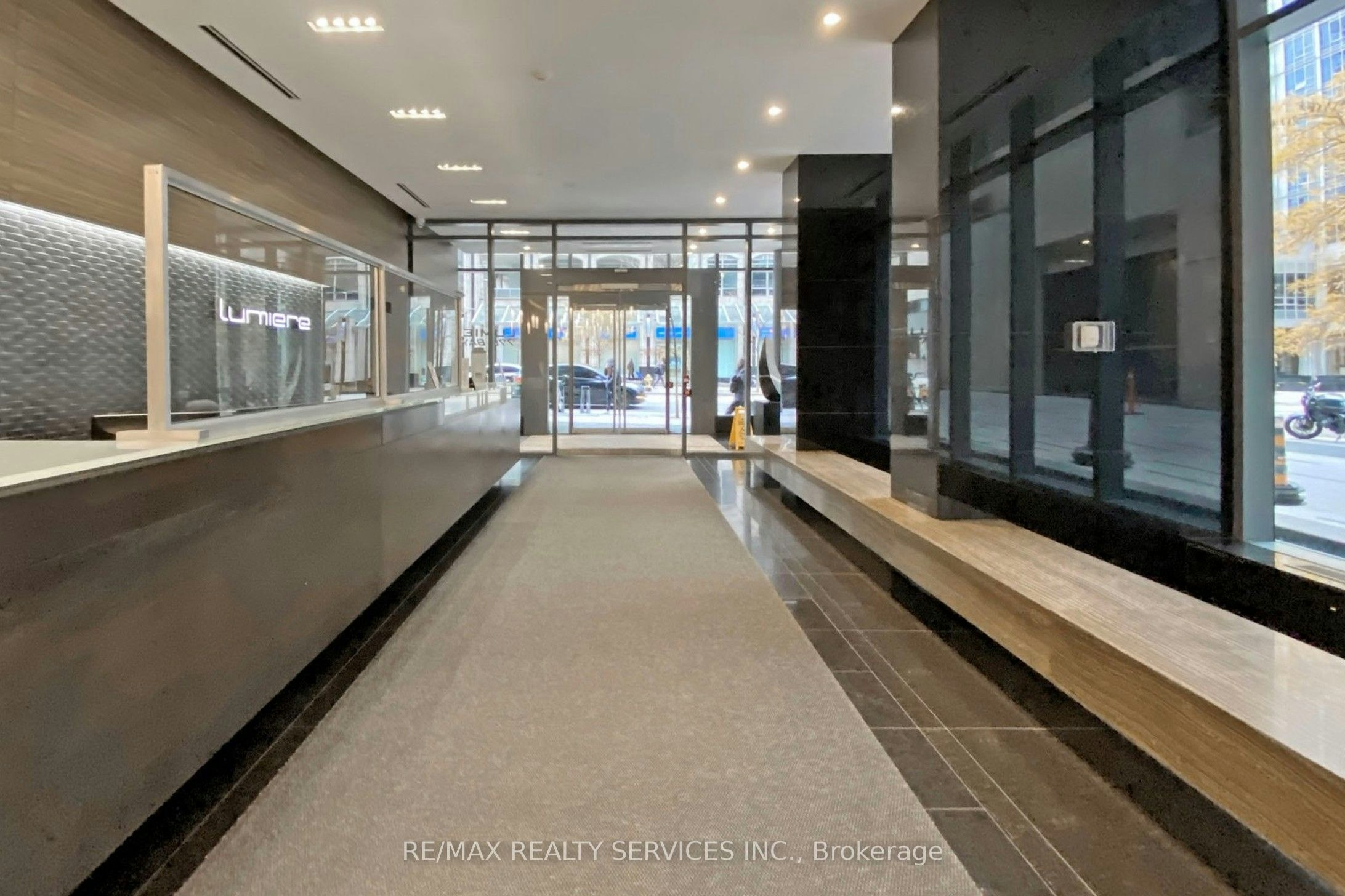 1009-770 Bay Street, Toronto, ON, M5G 0A6 - 5